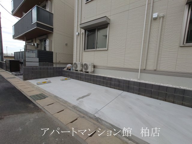 コニフェールⅢの駐車場