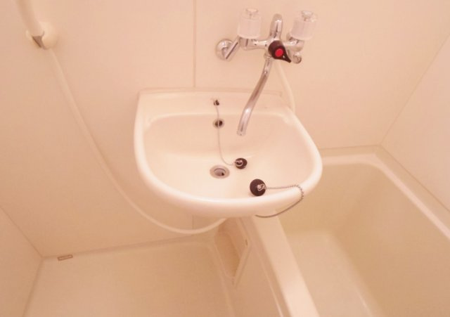小平市学園西町１丁目のアパートの洗面所|同仕様写真