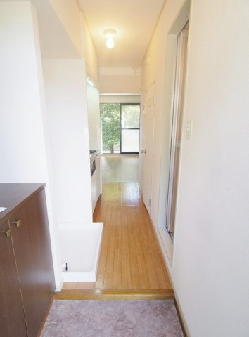 小平市学園西町１丁目のアパートの玄関