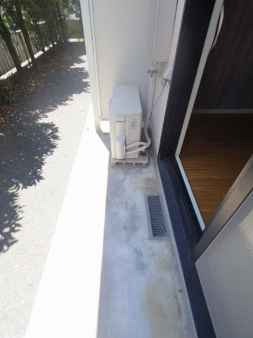 小平市学園西町１丁目のアパートのバルコニー|同仕様写真