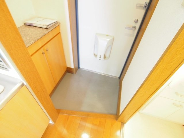 グリーンコートⅢ番館の玄関