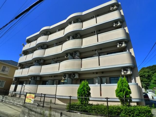 グリーンコートⅢ番館の外観