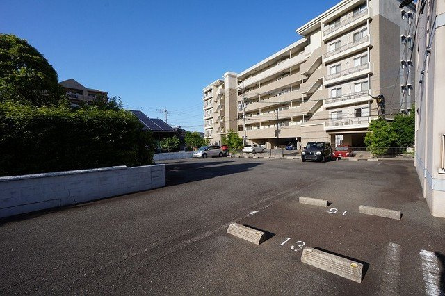 グリーンコートⅢ番館の駐車場