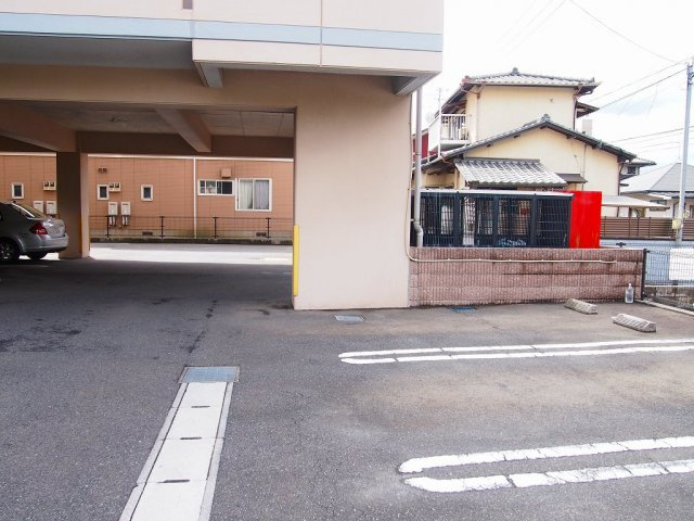グリーンコートⅢ番館の駐車場