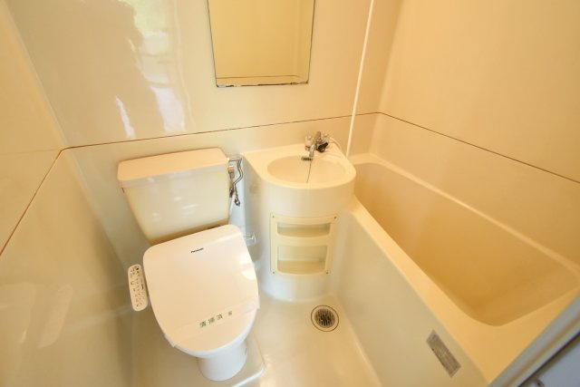 甲子園口ハイムの浴室