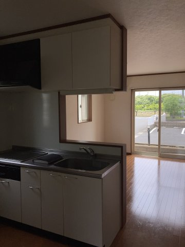 【賃貸アパート】ブローテのキッチン|※現在入居中の為、実際のお部屋と異なる写真になります。