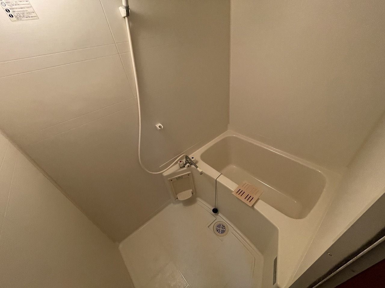 リビング室見の浴室