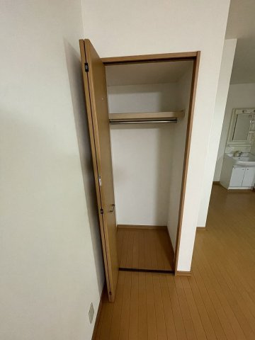 リビング室見の玄関