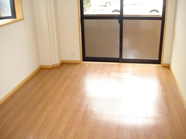 グランヴィレッジＫの内装|東側洋室