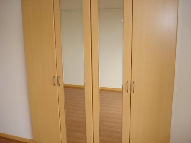 グランヴィレッジＫの収納|クローゼット姿見付き