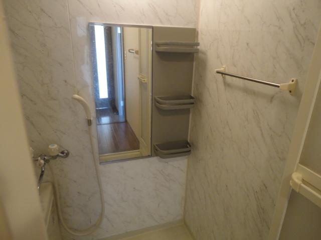 グローリアスＭ・Ｔ・Ｋの浴室|ミラー