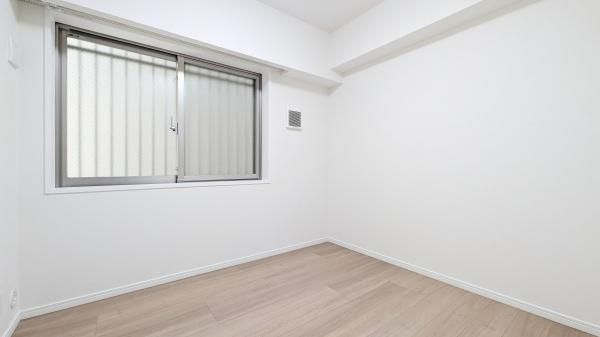 グランシーナ東寺尾の洋室|落ち着きのある洋室です！
休日はこちらでおくつろぎ下さい♪