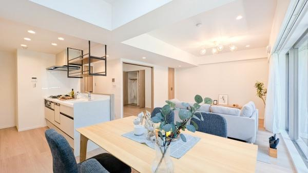 グランシーナ東寺尾の居間・リビング|自慢したくなるリビング！
形も良く家具の配置にも困りません。