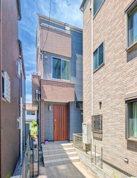 横浜市鶴見区岸谷４丁目の中古一戸建の外観|いつでもご案内可能です！
お車でご自宅まで送迎承ります。