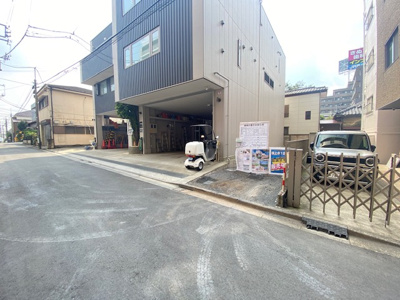 【前面道路含む現地写真】 | 新築戸建て 桜上水1棟 | 車通りの少ない前面道路