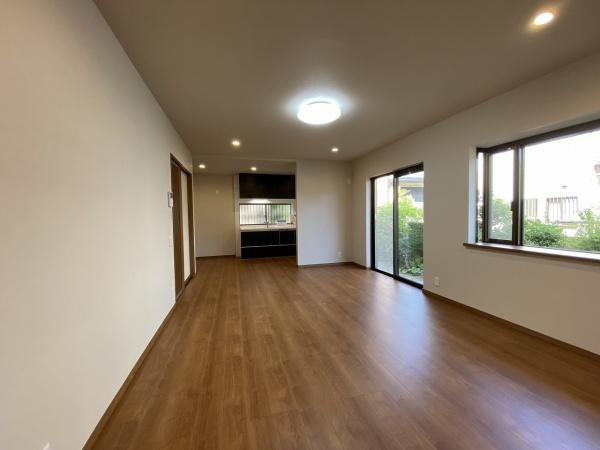 【居間・リビング】 | 西区美賀多台5丁目　中古戸建