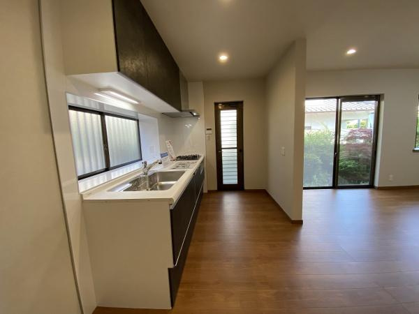 【居間・リビング】 | 西区美賀多台5丁目　中古戸建