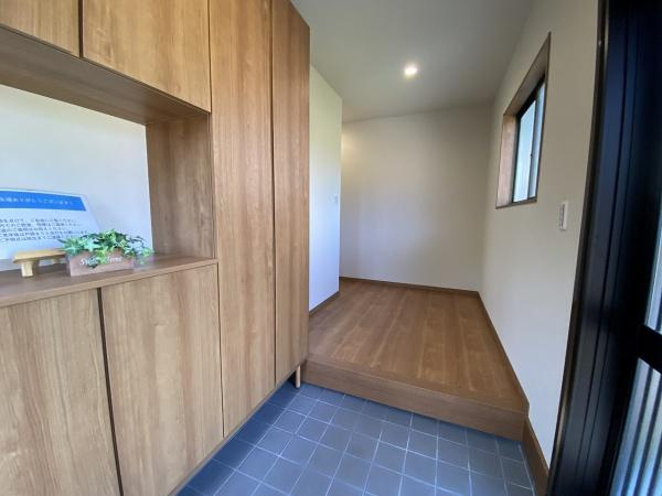 【玄関】 | 西区美賀多台5丁目　中古戸建