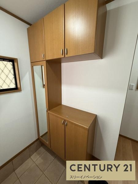 大正区小林東３丁目中古戸建の玄関|下駄箱収納！