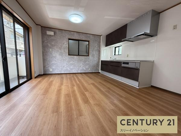 大正区小林東３丁目中古戸建の居間・リビング|広々リビング！