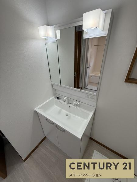 大正区小林東３丁目中古戸建の独立洗面台|大きな独立洗面台！