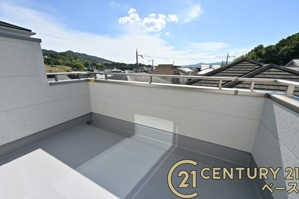 リーブルガーデン萩の台 ２号棟 ／新築一戸建のバルコニー|■現地撮影写真■日当たりのよい広々としたバルコニー！