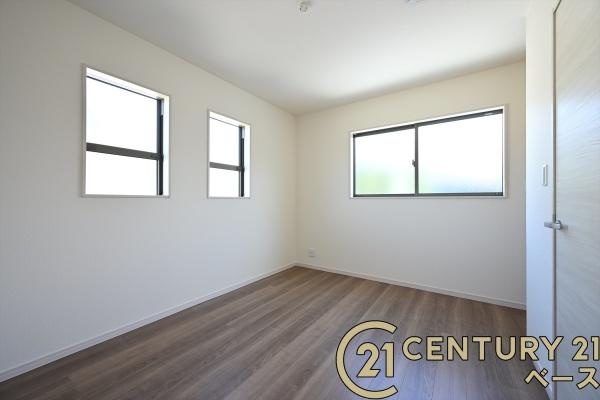 リーブルガーデン萩の台 ２号棟 ／新築一戸建の洋室|■現地撮影写真■明るい雰囲気の洋室です！