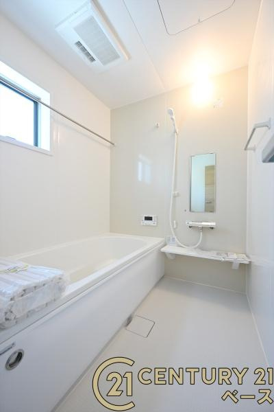 リーブルガーデン萩の台 ３号棟 ／新築一戸建の浴室|■現地撮影写真■清潔感のある明るい浴室です！