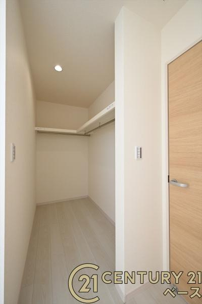 リーブルガーデン萩の台 ３号棟 ／新築一戸建の収納|■現地撮影写真■広々としたＷＩＣを完備！大きな荷物も楽々収納！■