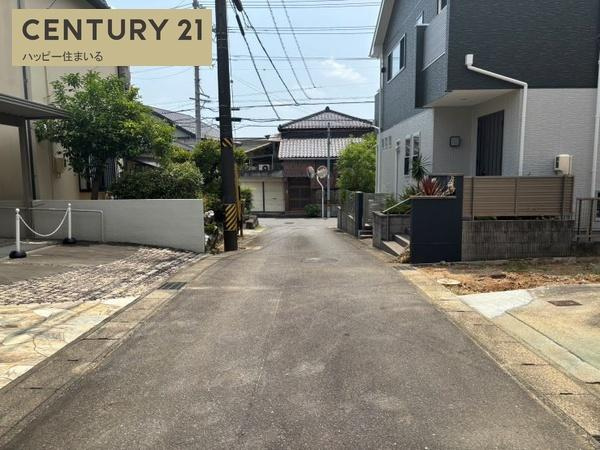 岡崎市西本郷町字和志山の売地の前面道路含む現地写真