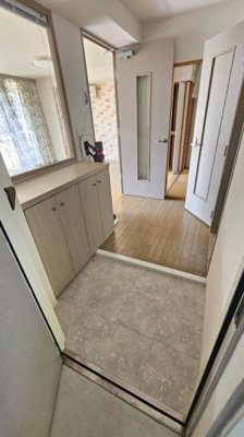 【玄関】 | ロイヤルヴァンベール大山Ⅱ番館 | 玄関下駄箱付きです。