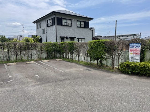 サンライズ姶良のその他共用部分|来客用駐車場が4台ございます。