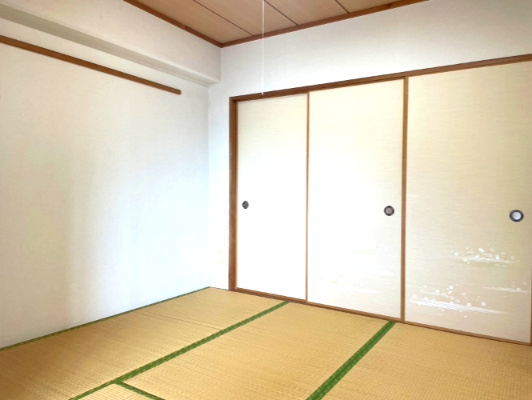 サンライズ姶良の和室|1間半の押入れのある和室です。