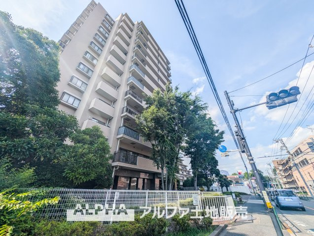 多摩南平パークスクエアの外観