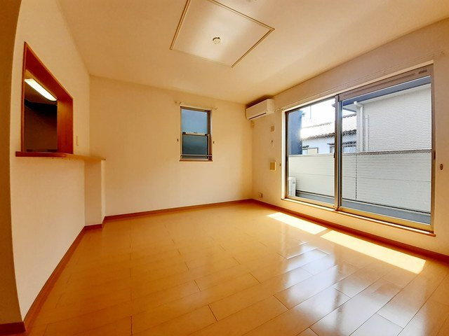 プラチナプラザの居間・リビング|ゆったりとした居間です