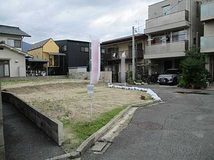 広島市佐伯区五日市中央2丁目　土地の前面道路含む現地写真