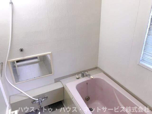立花戸建ての浴室
