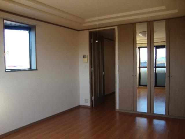 ポンテ　アルトの居間・リビング|洋室
高崎、前橋のお部屋探しはエンドスケープまで！お客様の理想お聞かせ下さい♪