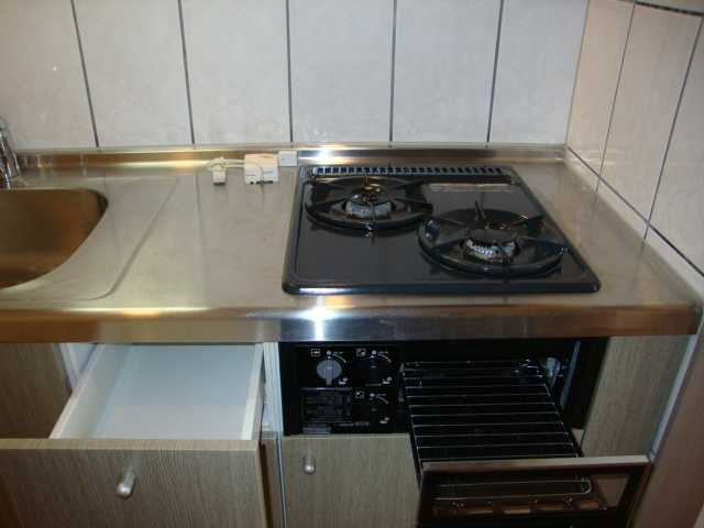 ポンテ　アルトのキッチン|グリル付コンロ
高崎、前橋のお部屋探しはエンドスケープまで！お客様の理想お聞かせ下さい♪