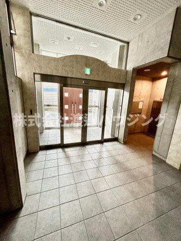 コリーヌ江坂のエントランス