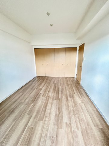 コリーヌ江坂の洋室