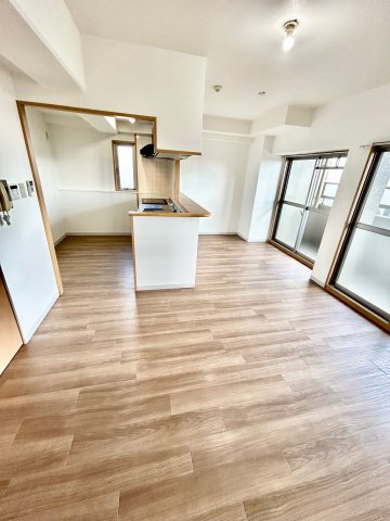 コリーヌ江坂の居間・リビング