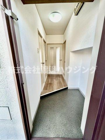 メゾン千里中央の玄関