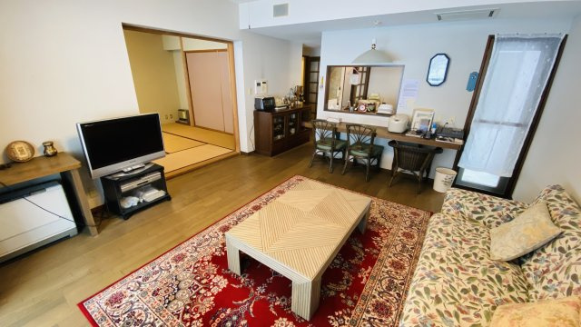 浅間ハイランドパーク プルミエールC棟1階 2LDK サウナ付きの居間・リビング