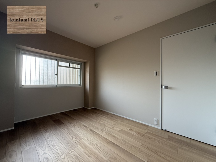 鶴見緑地コーポの洋室