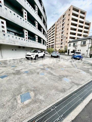 STADIONの駐車場