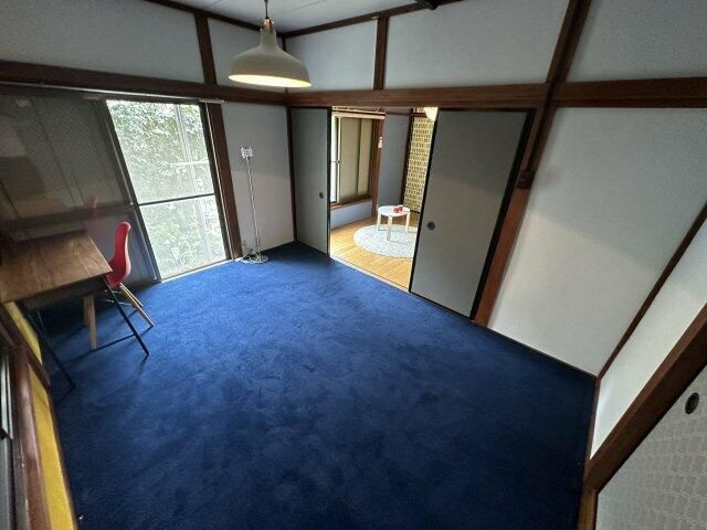 横須賀市西逸見町２丁目のアパートの寝室