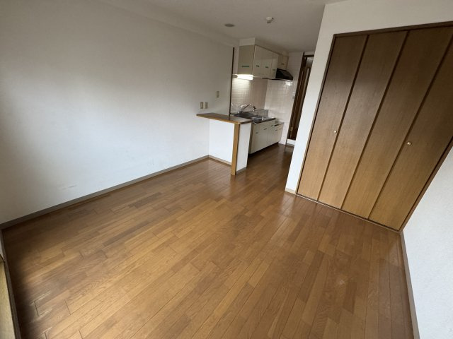 EAST AS ONEの居間・リビング