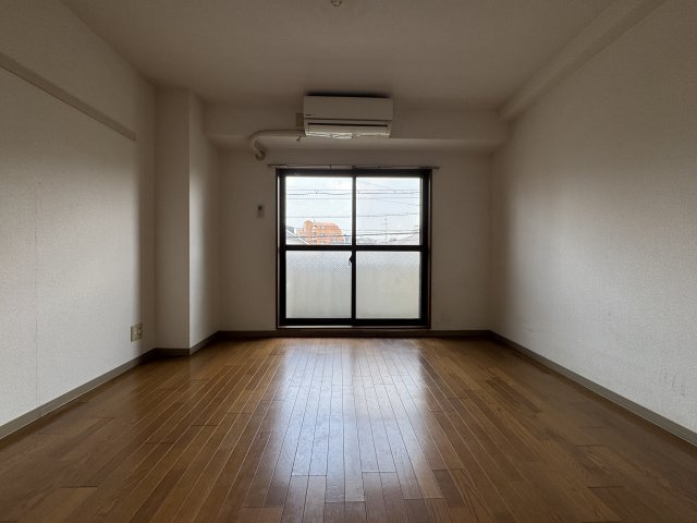 EAST AS ONEの居間・リビング