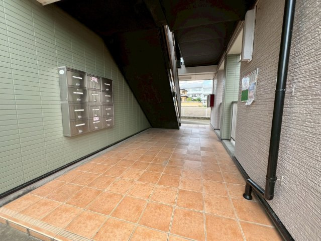 ジャンプ寺小路のロビー